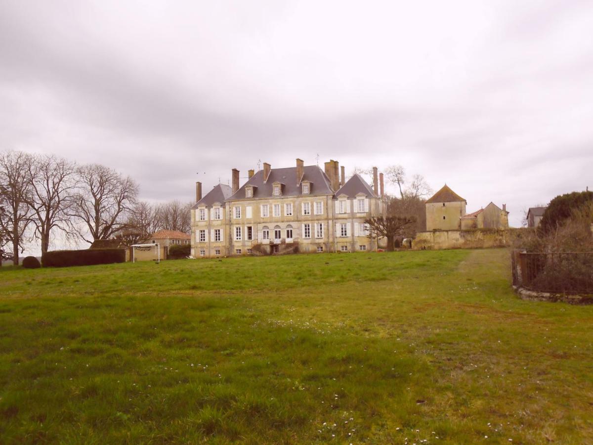 Chateau Des Noces Bazoges-en-Pareds Exterior foto